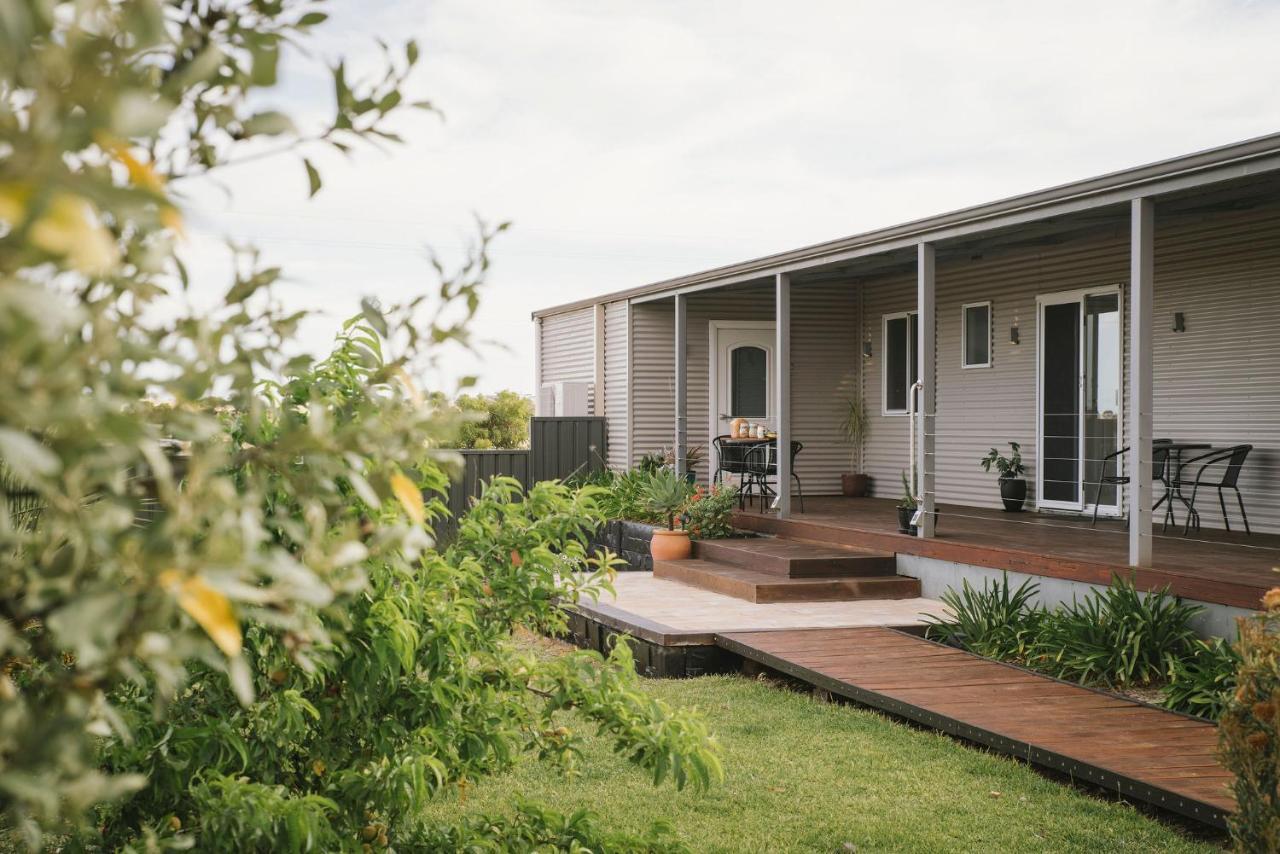 The Mains Guest House 2 Bedroom Farm Stay Corrigin Exteriör bild