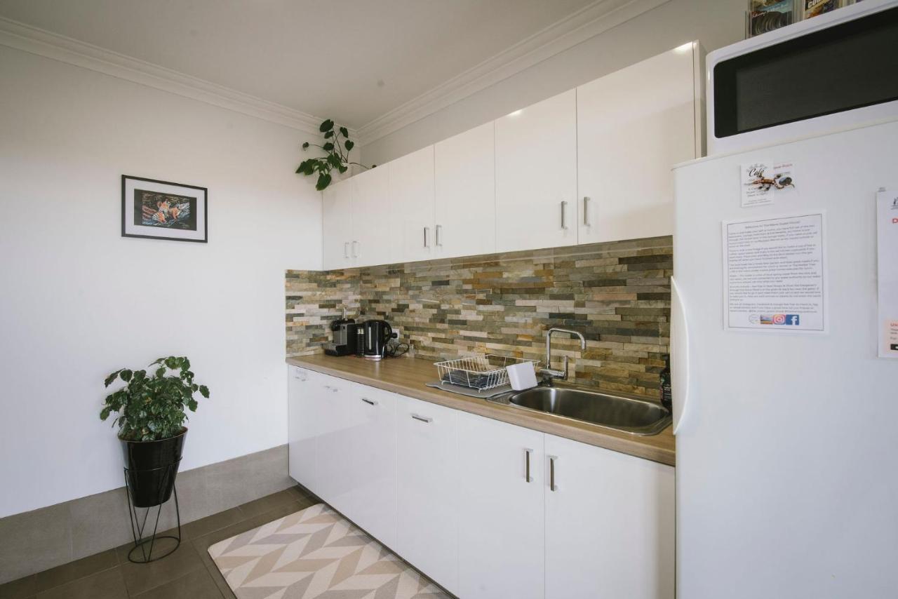 The Mains Guest House 2 Bedroom Farm Stay Corrigin Exteriör bild