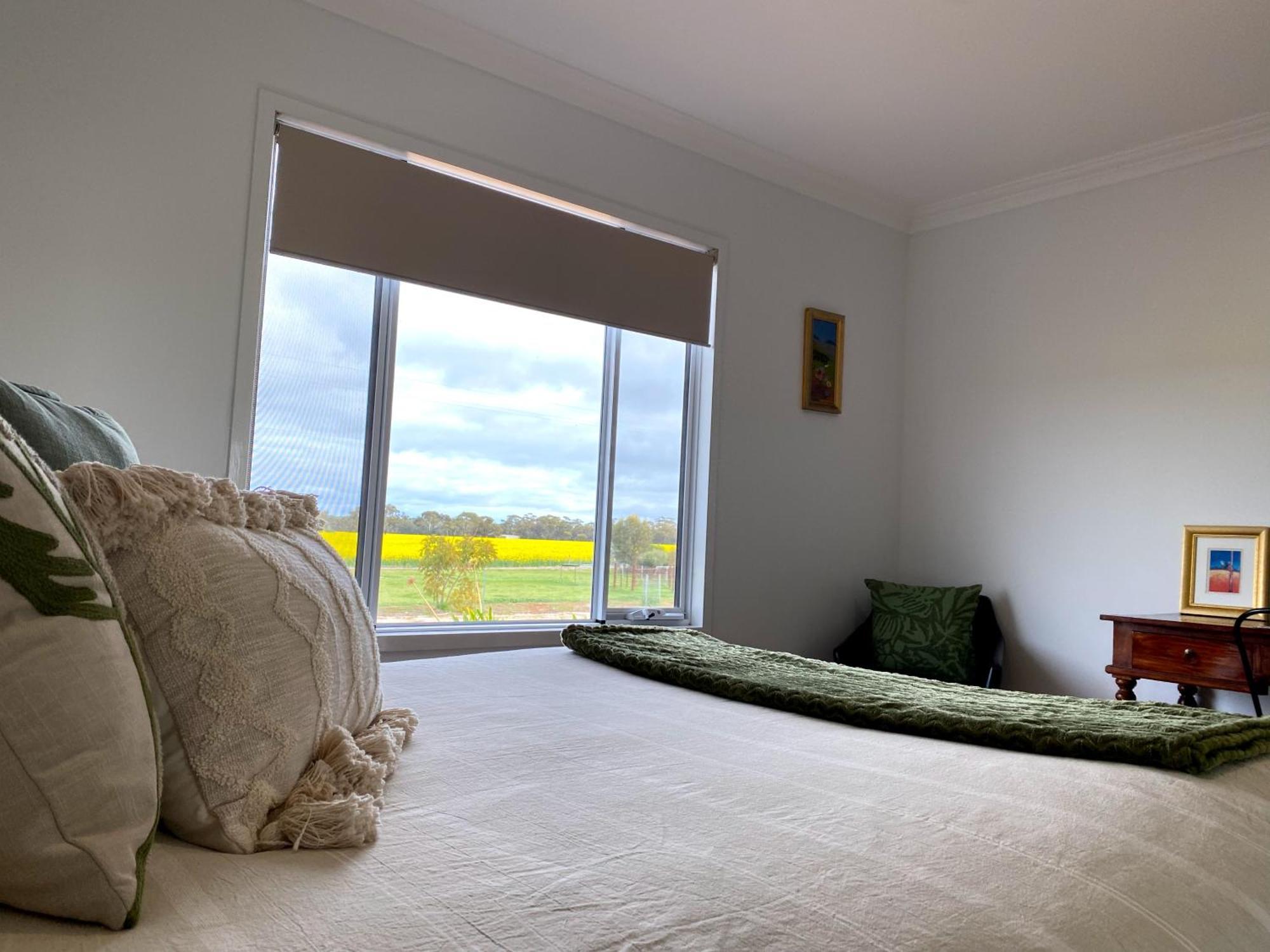 The Mains Guest House 2 Bedroom Farm Stay Corrigin Exteriör bild
